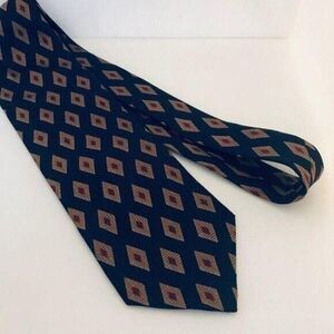 #1726 VINTAGE Z INC DIAMOND PRINT NECKTIE 55X3